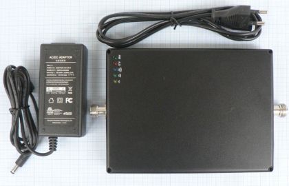 Amplificator/repetor de semnal pentru  GSM +UMTS(3G) pentru suprafete de  500-800m