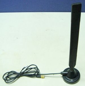 Antena magnetica,pentru amplificare a semnalului 900 MHz / 1.8 GHz /2100 GHz, cistig: 0-4 dBi