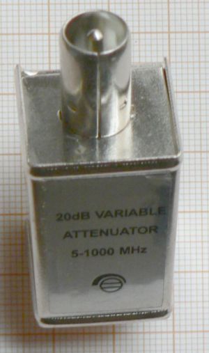 Atenuator reglabil de semnal TV, 1*IN-1*OUT, in banda TV 0-862 Mhz, de interior