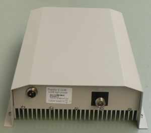 Amplificator/repetor de semnal pentru  EGSM/GSM pentru suprafete de 1250-4000 mp