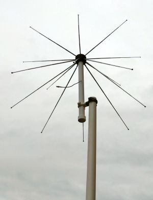 Antena Discone Telescopica Reglabila VHF/UHF – 150 MHz–4 GHz, Impedanta 50 Ohm, Con si Disc Reglabile